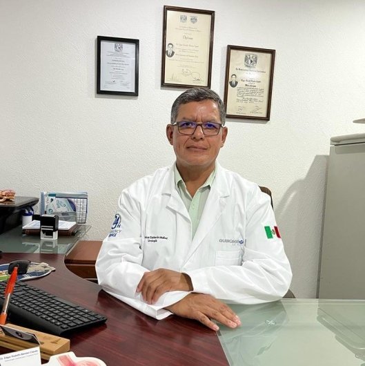 Dr. Carlos Calderón Muñoz, Urólogo en Cancún